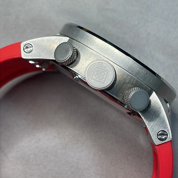 Invicta Spider-Man Limited Edition 0135/3000 Chrono Watch - Picture 5 of 16